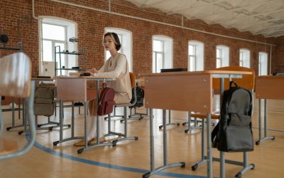 Jak wybrać szkołę ponadpodstawową? Sprawdź 5 kluczowych kryteriów [+ bezpłatna checklista]